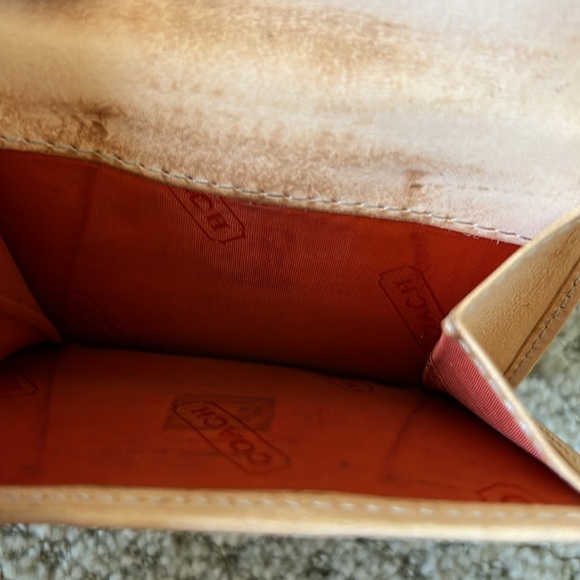 Coach Logo Wallet - Picture 4 of 6